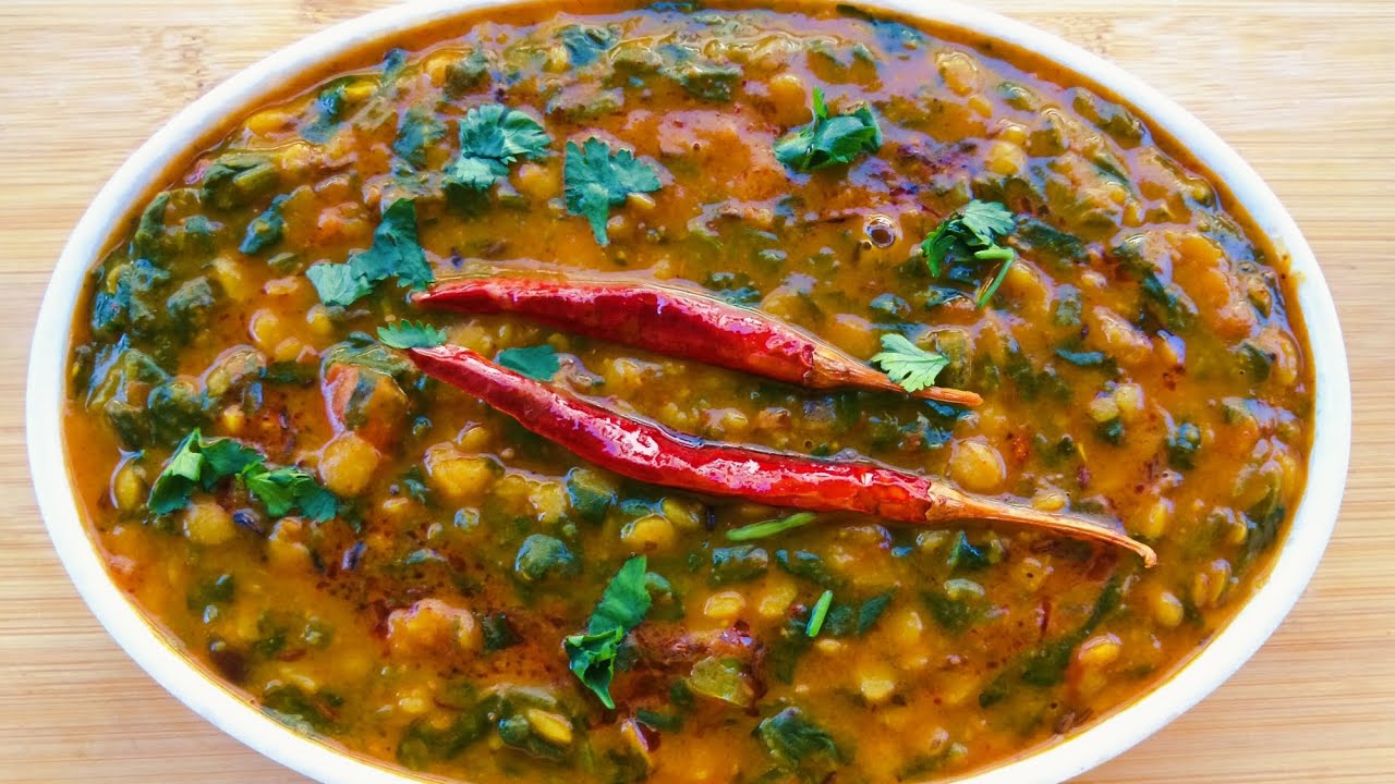 इस तरह बनाओ पालक दाल कि सब उंगलियाँ चाटते रह जाएँ 😋 | Palak Dal Recipe 