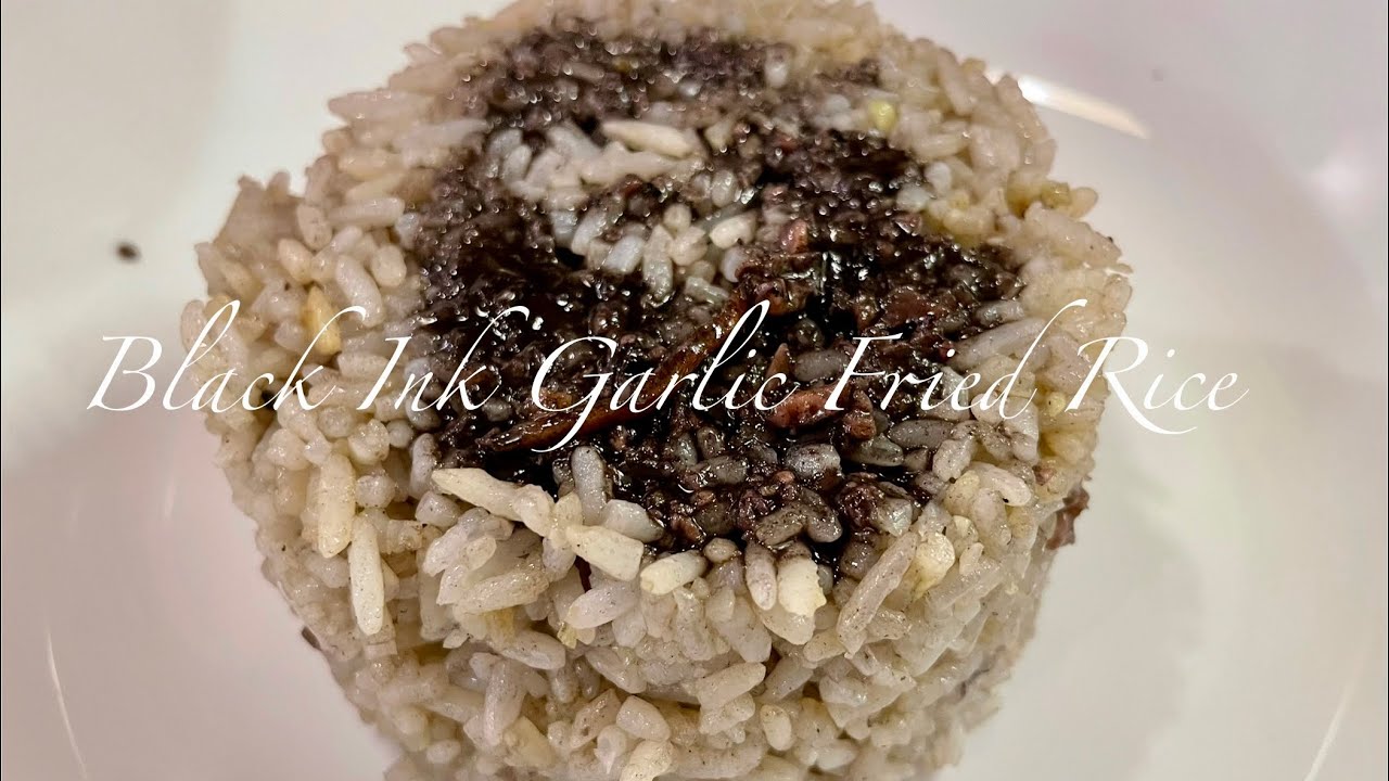 Black Ink Garlic Fried Rice 
