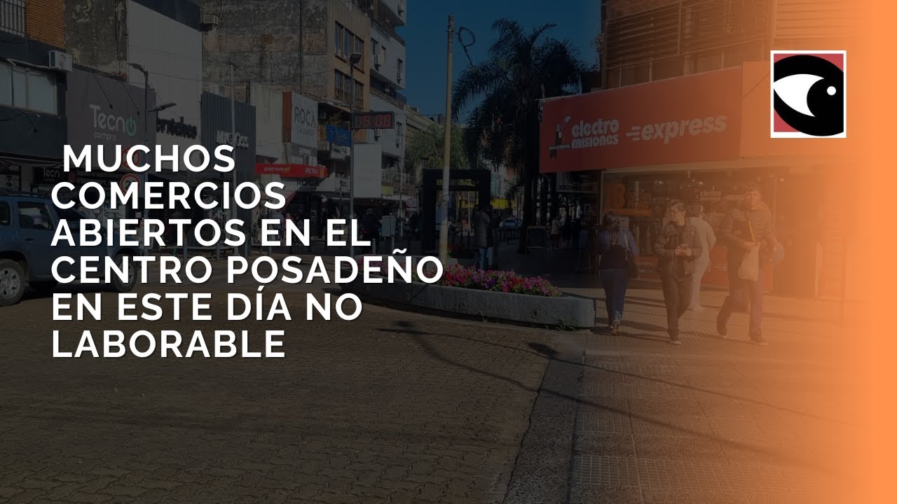 Muchos comercios abiertos en el centro posade&ntilde;o en este d&iacute;a no laborable