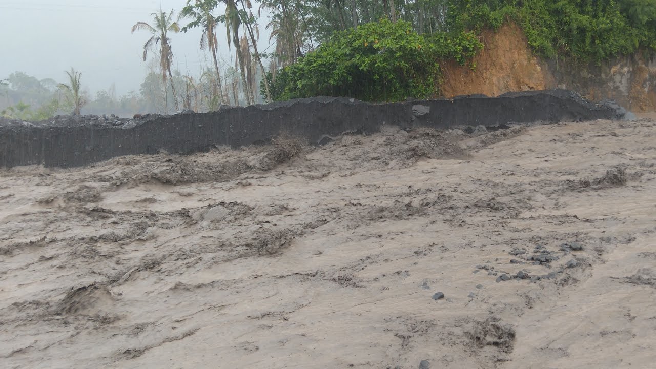 LIVE !!! LAHAR SEMERU DEBIT BESAR MELANDA SUMBERLANGSEP ASLI BESAR