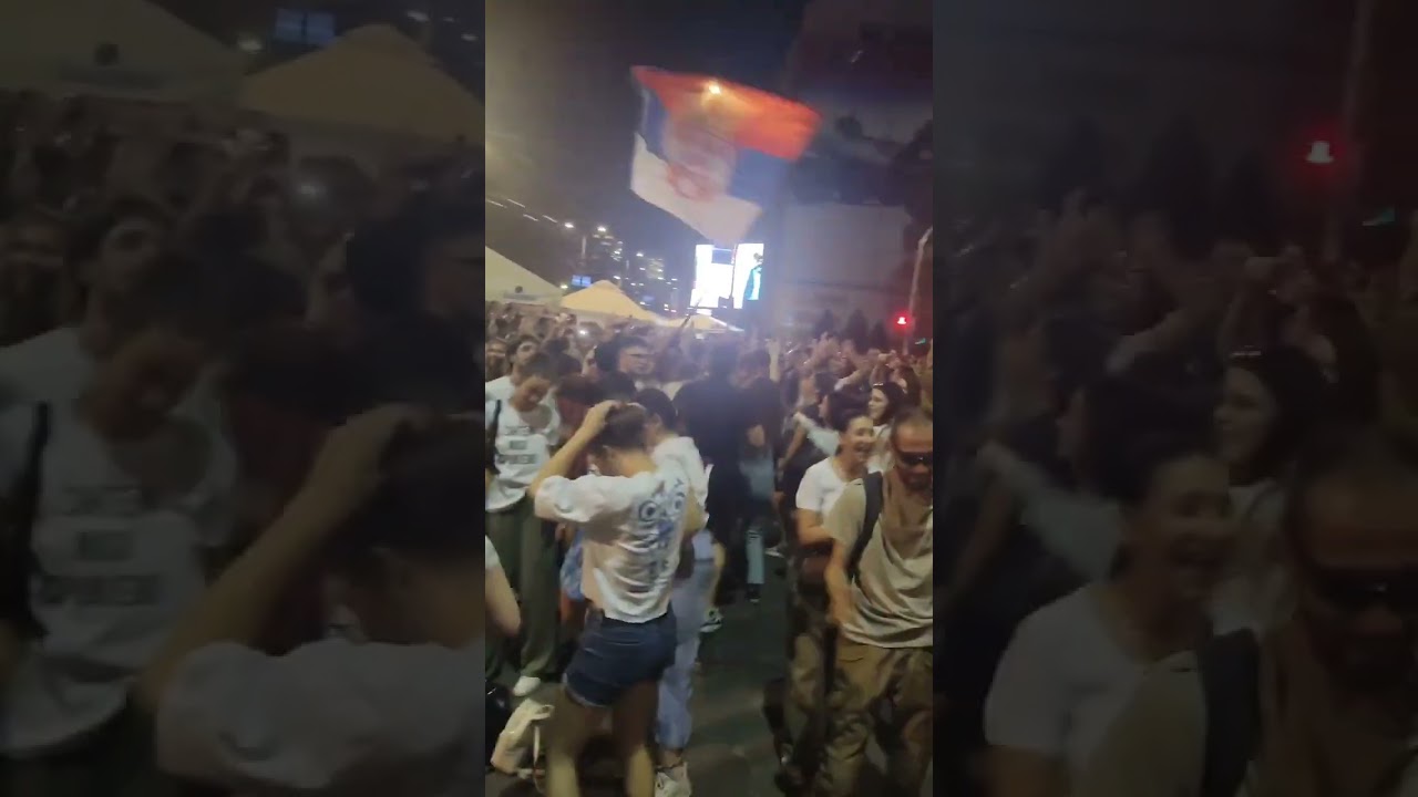 Najbolja žurka je ispred vlade #protesti #srbija #blokade #studenti #beograd