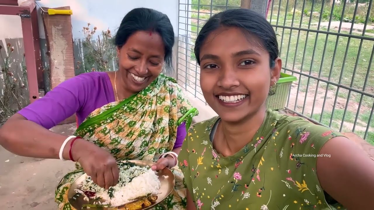 সকালবেলা মা মেয়েতে কলা বিস্কুট খেয়েই ,মা সকালে শাক ভাত আর সাথে বাটা মাছ ভাজা করলো | Maa meye vlog