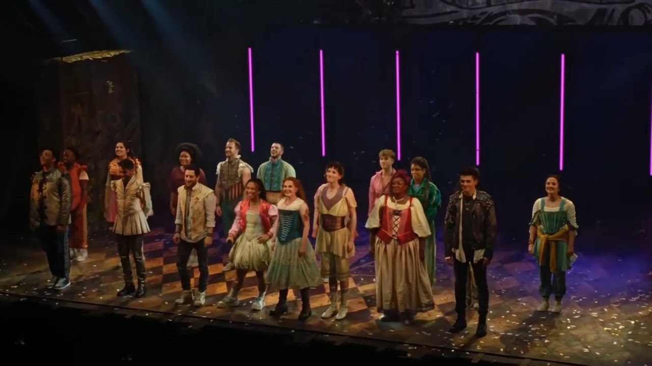 & Juliet UK Tour Curtain Call - Manchester Opera House - 18th July 2024