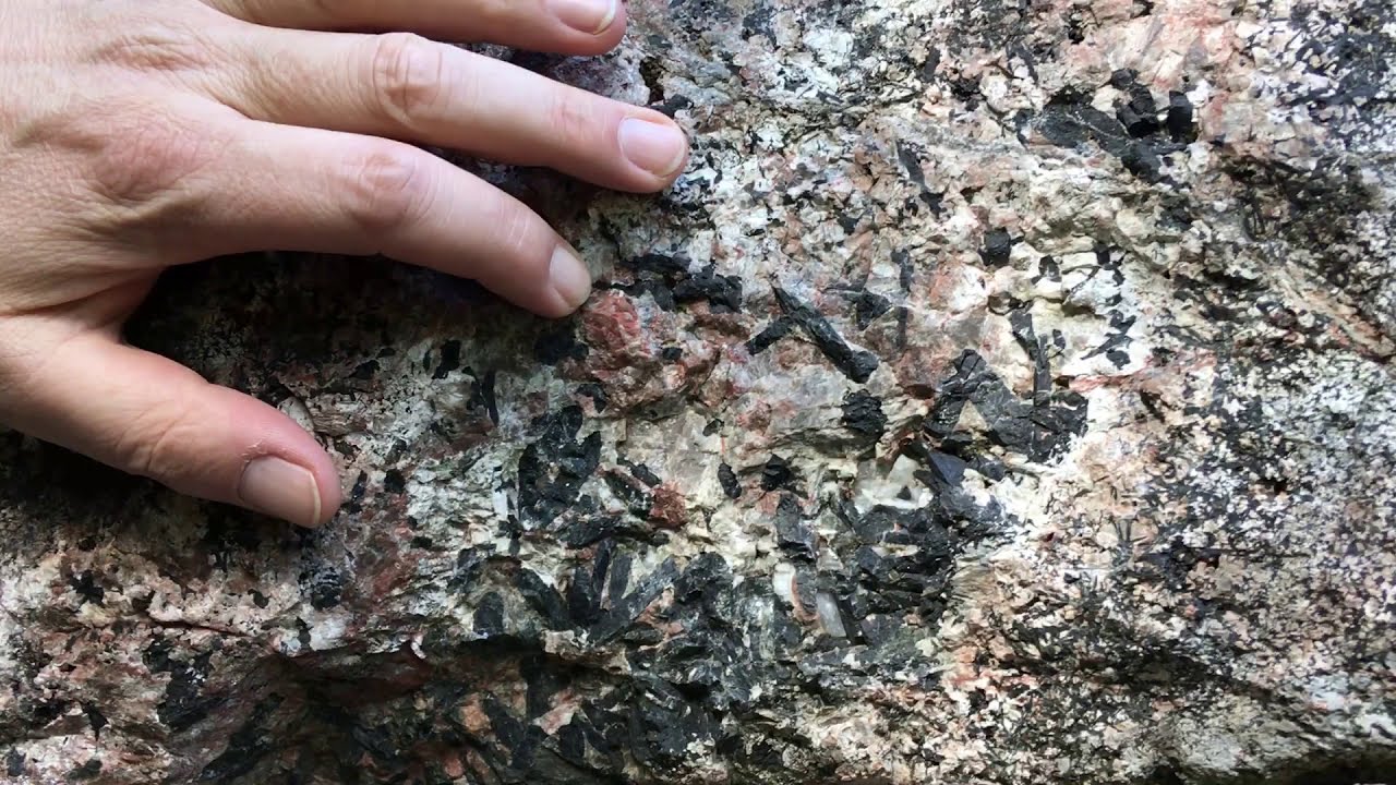 ROCK Academy: Nepheline Syenite with Pegmatitic pods, N-Aln&ouml;