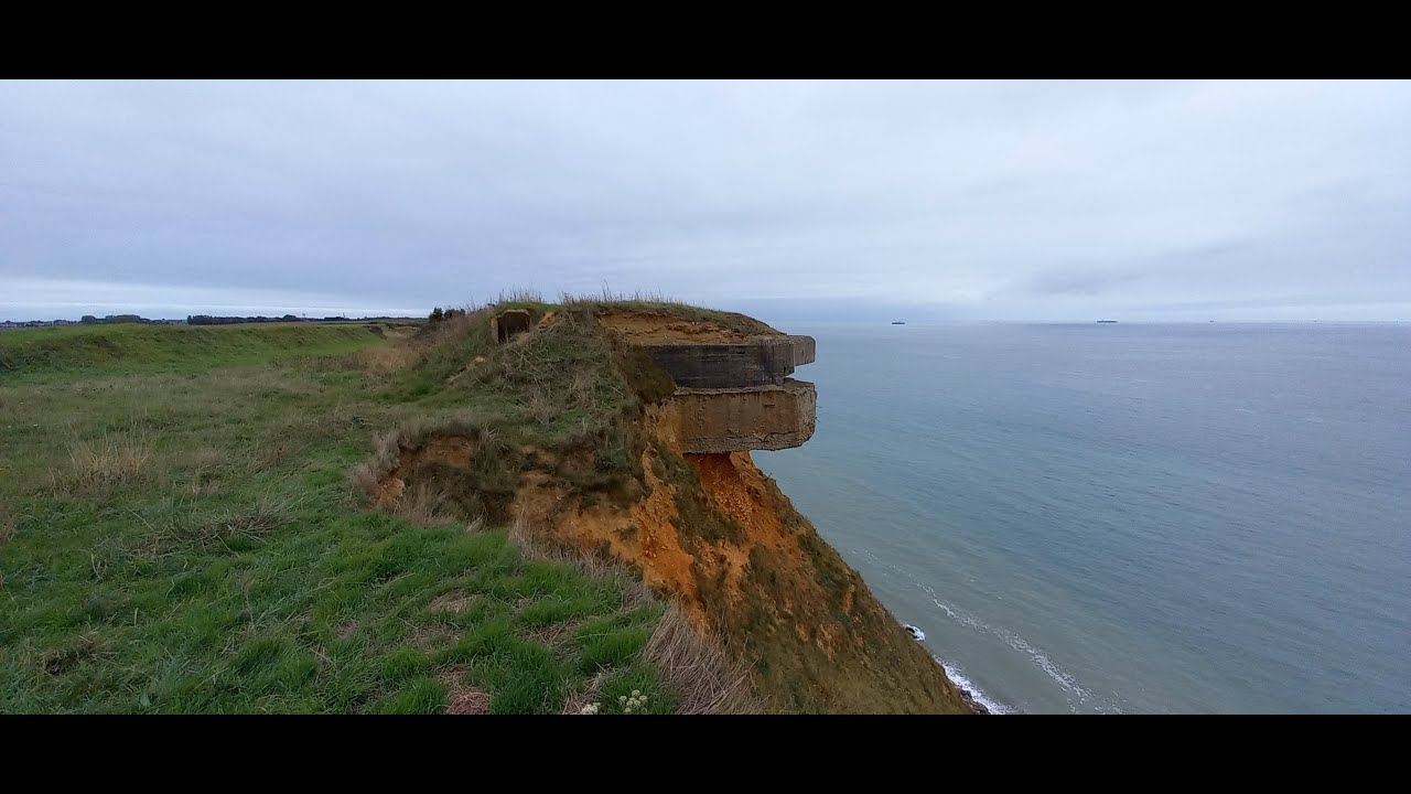 Une exploration de bunker au bord du vide sur la falaise,  en Normandie