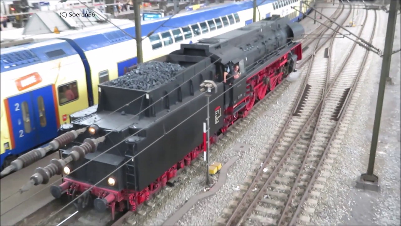 Soeren66 - Dampflok 01 519 auf der Durchfahrt durch den Hamburger Hauptbahnhof