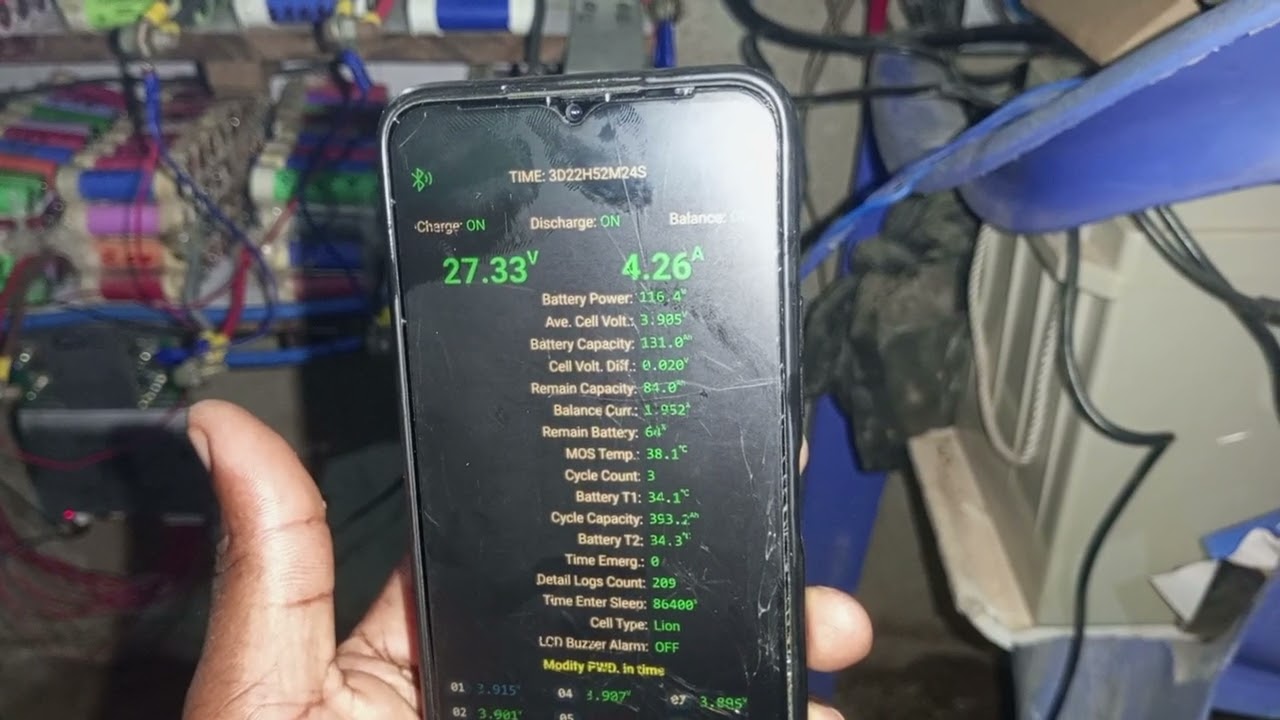 O Banco de bateria  de lítio 24V 7S as células de 18650 a funcionar muito bem com a BMS da JK 200A 