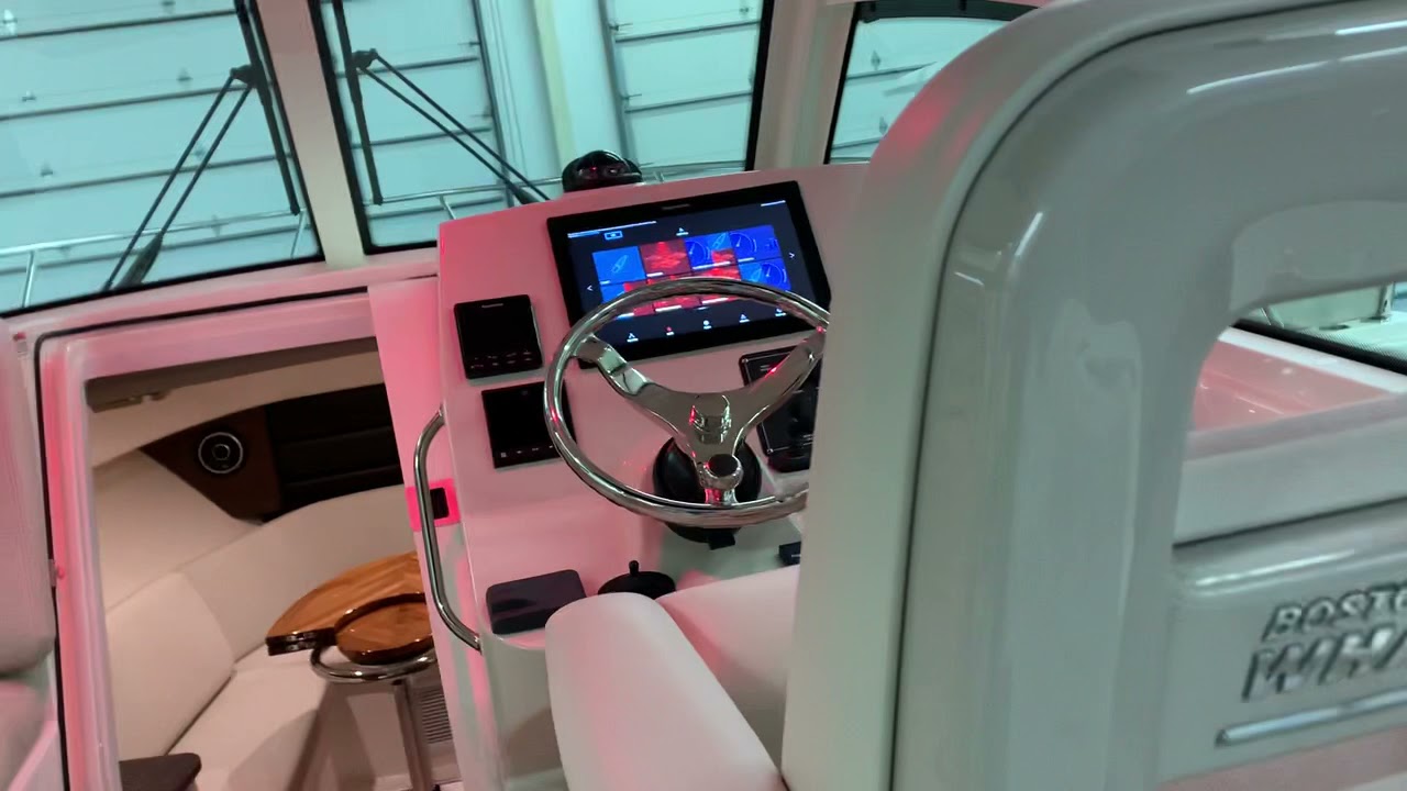 Boston Whaler 285 Conquest at Clemons Boats Sandusky Ohio