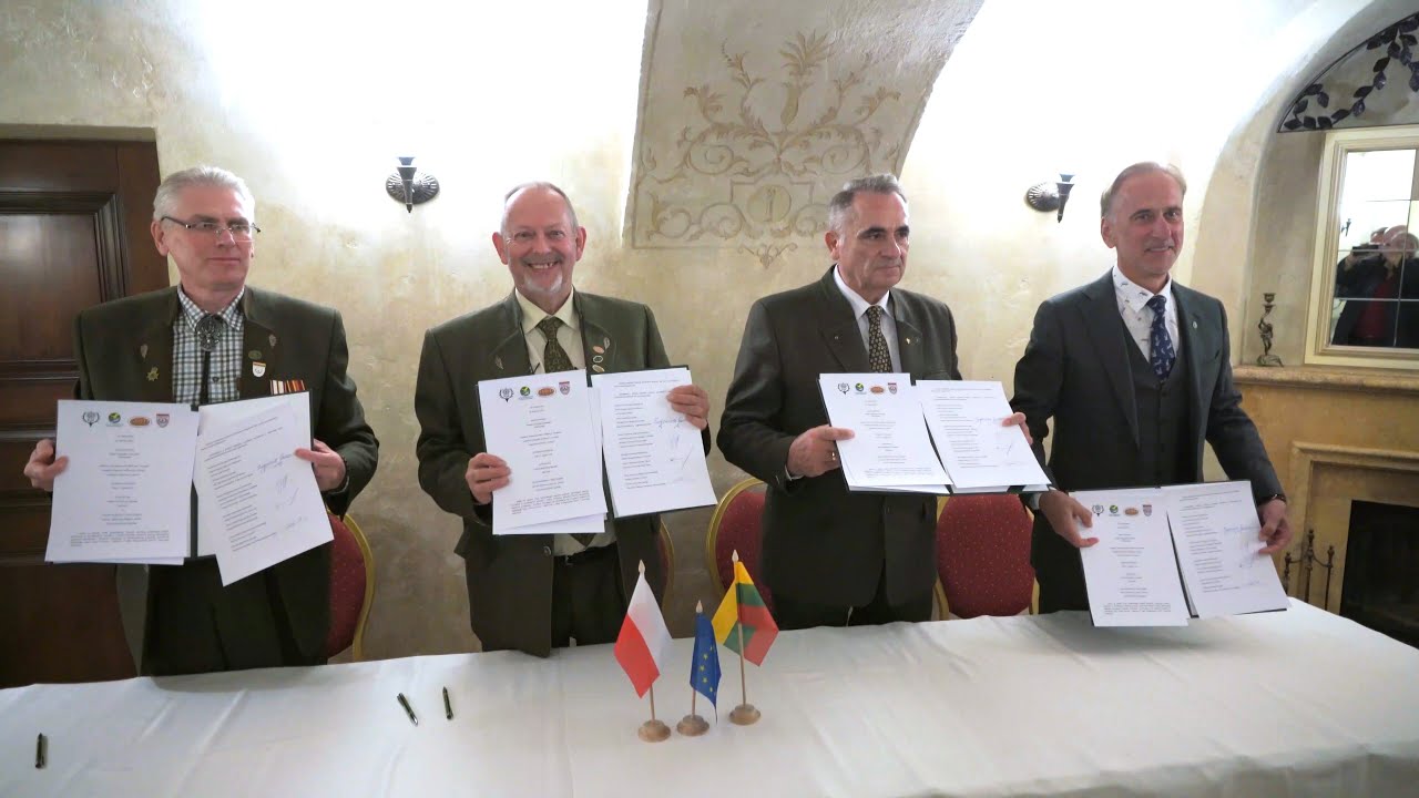 2025 09 26  Lietuvos ir Lenkijos medžiotojų bendradarbiavimo sutarties pasirašymo iškilmės.