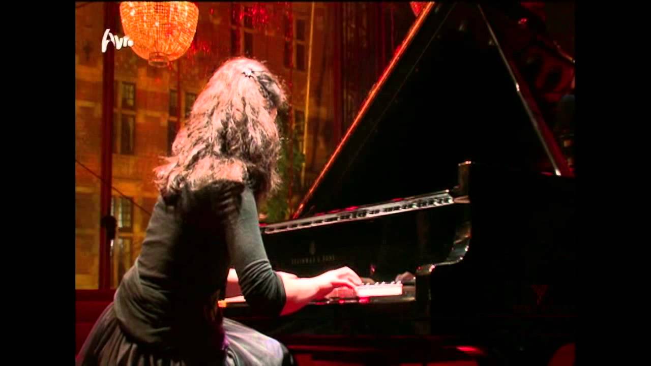 Nino Gvetadze plays Liszt Hungarian Rhapsody no.10