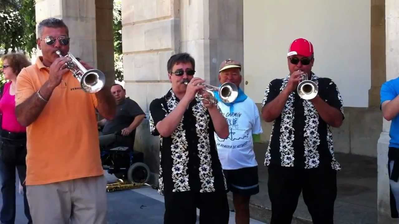 Charangas - Paquito el chocolatero (mañana) |-| El Carmin 2012 - Pola de Siero