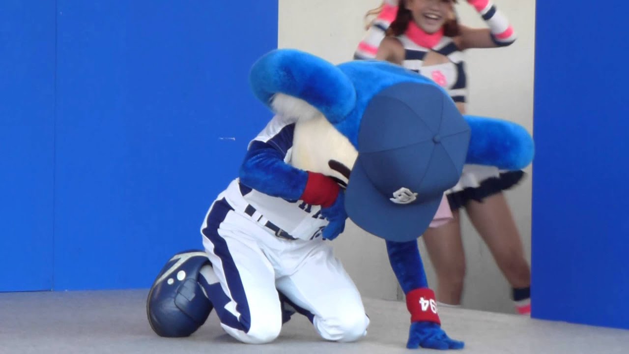 ドアラとチアドラのおしくらまんじゅう