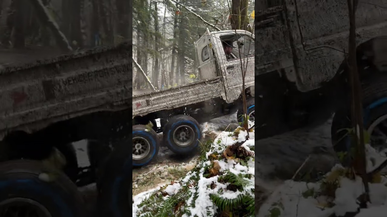 This 6x6 Kei Truck with F1 tires can do anything...