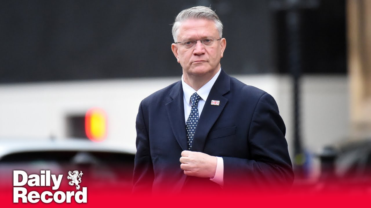 Andrew Rosindell becomes second Tory MP to defect to Reform in a week