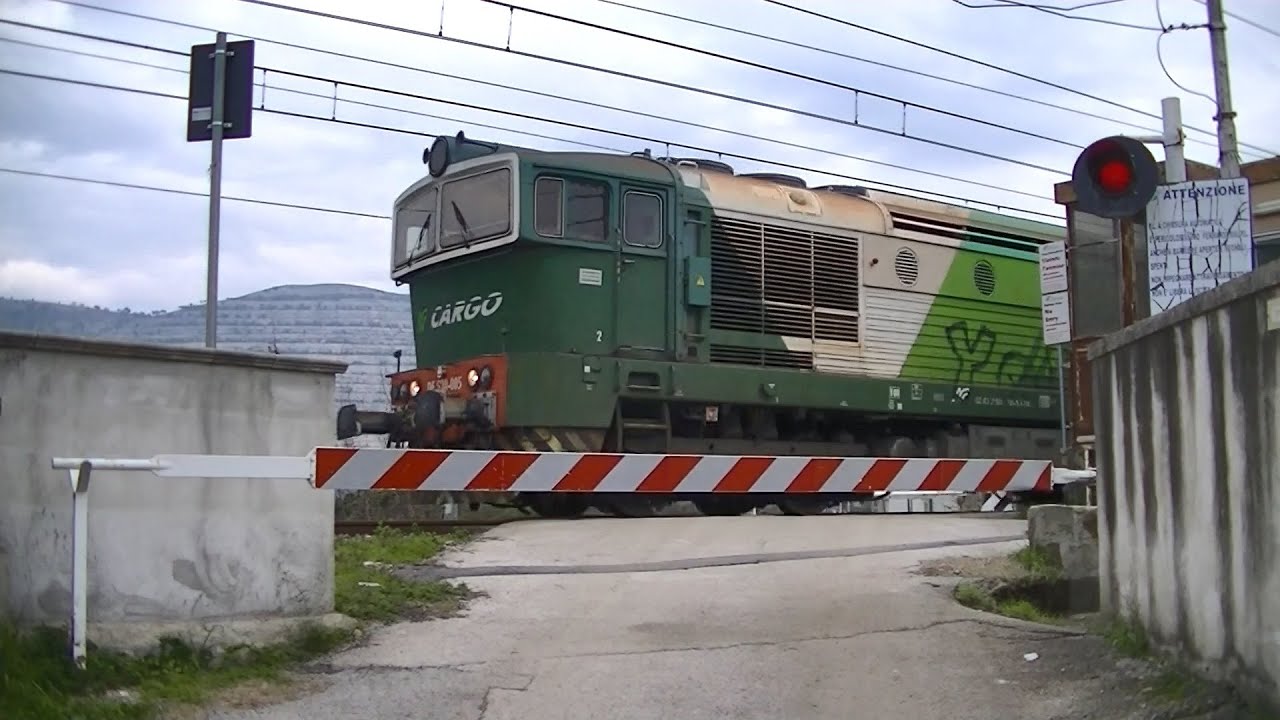 Spoorwegovergang Caserta (I) // Railroad crossing // Passaggio a livello