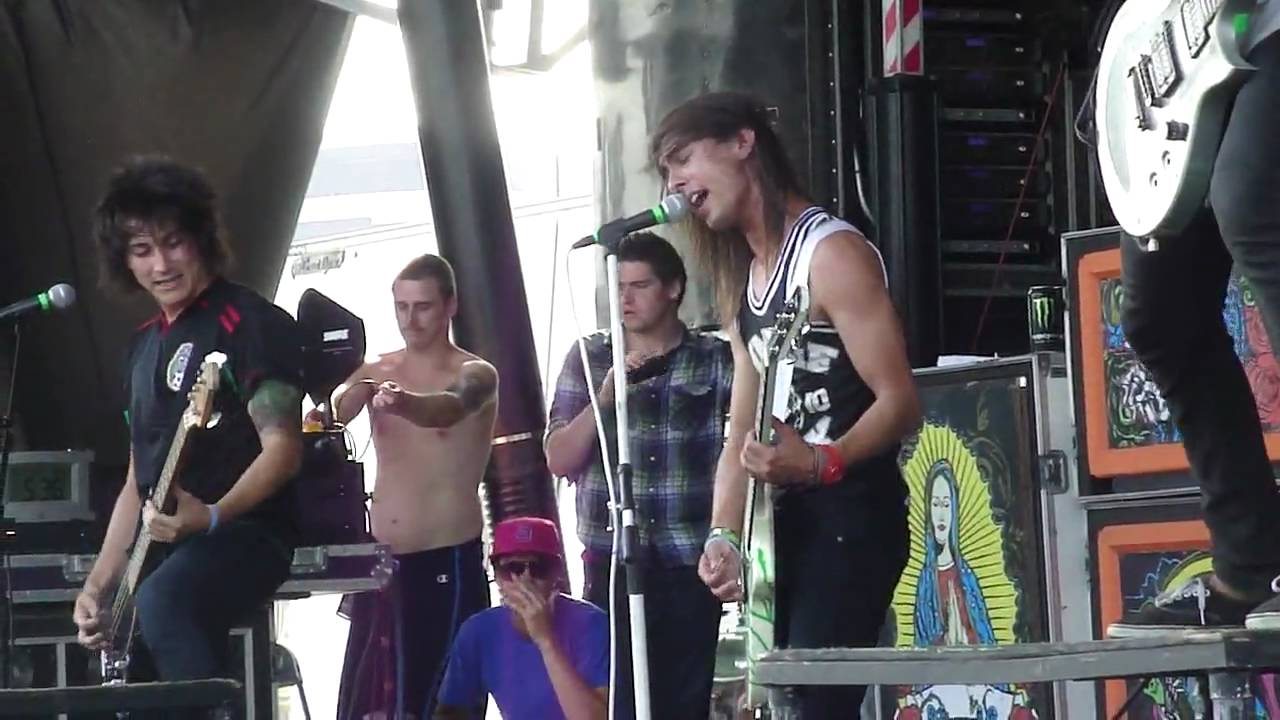 Pierce the Veil  - The Boy Who Could Fly w/ 