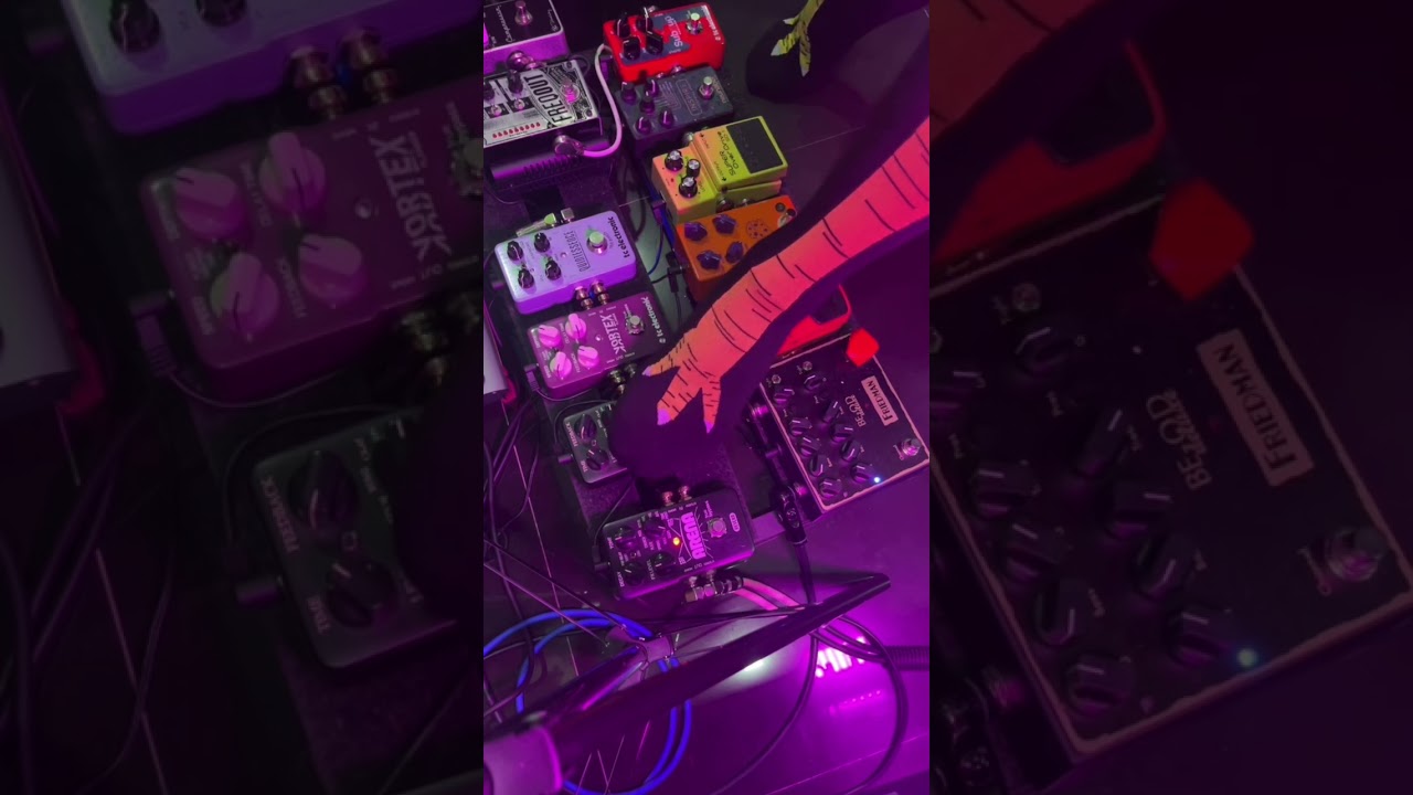 BEHRINGER SUPER FUZZ SF300 sound check (blending fuzz 1 & 2) + mix with other pedals.