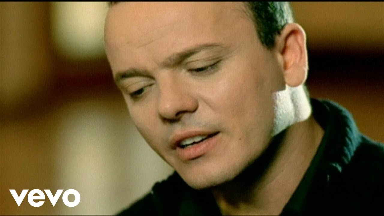 Gigi D'Alessio - Liberi da noi (Official Video)