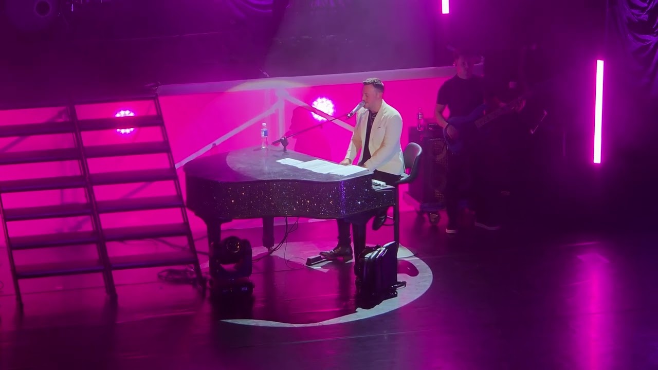 Nathan Carter - Baby Can I Hold You (Inverness N3, 25)