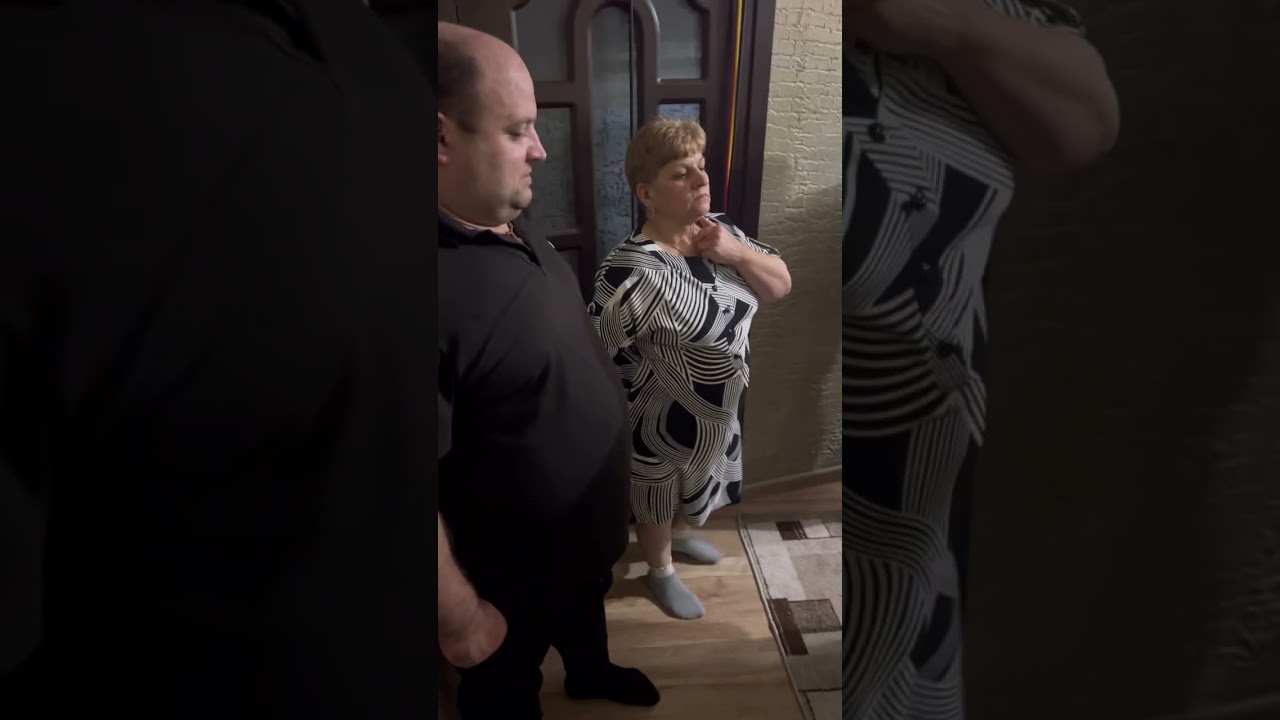 Două Tobe și o horă frumoasă jucată la Sîngera | Curierul cu Surprize 079160801
