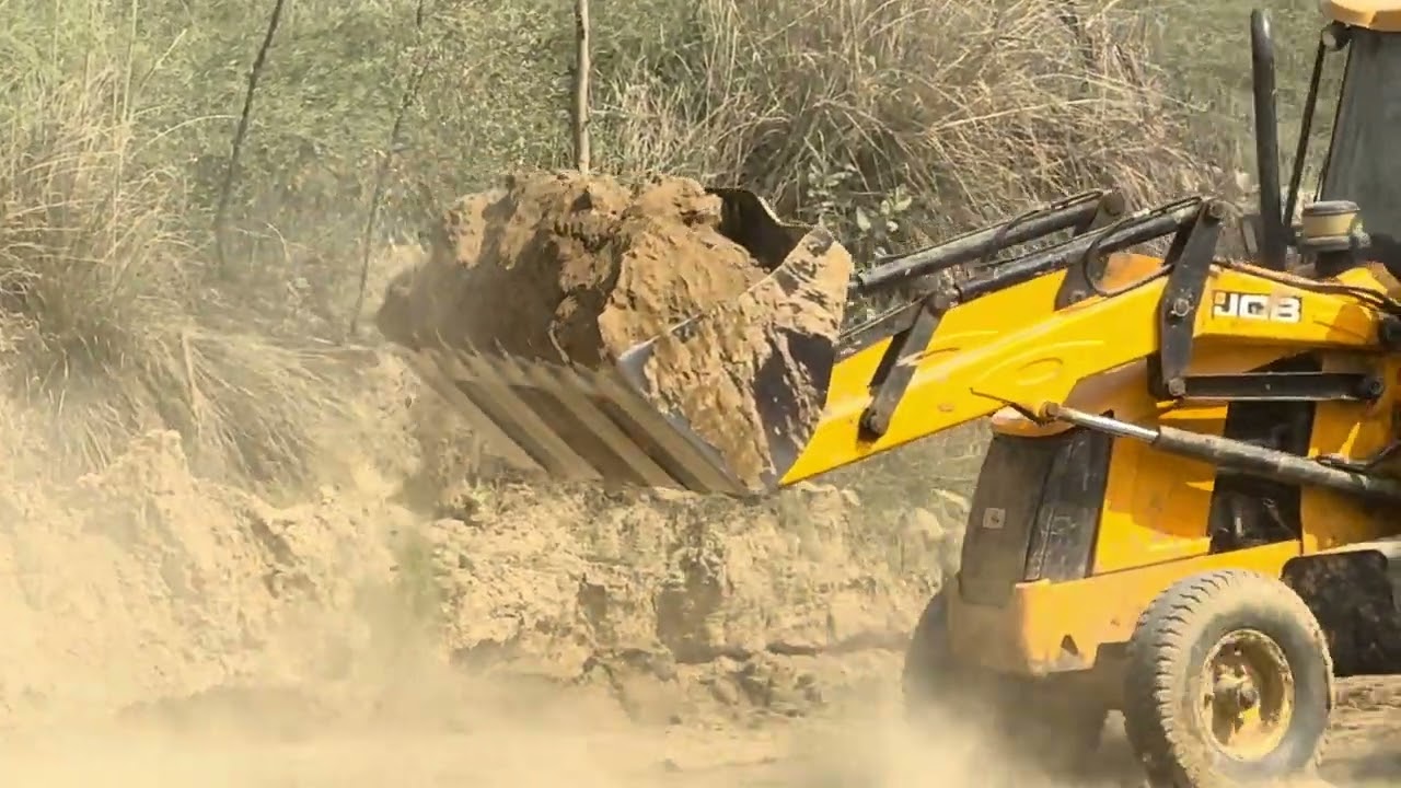 पथाई के लिए जेसीबी मशीन से मिट्टी तैयार की जा रही है #todayviralvideo #hailights #jcb #todayvairal 