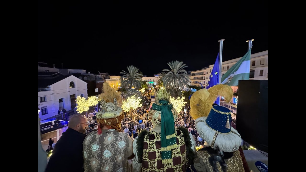 Ilusión y magia llenan las calles en la Gran Cabalgata de El Puerto