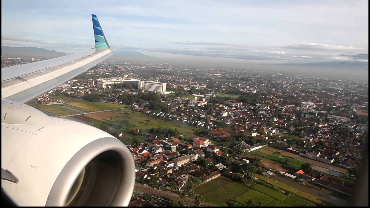 Garuda Indonesia landing at Adi Sutjipto Airport in Jogjakarta