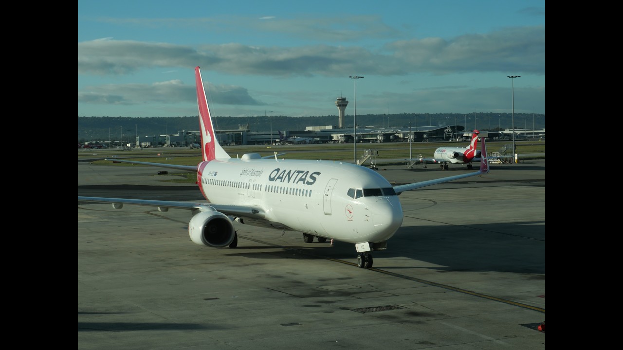 Perth to Adelaide on QF884