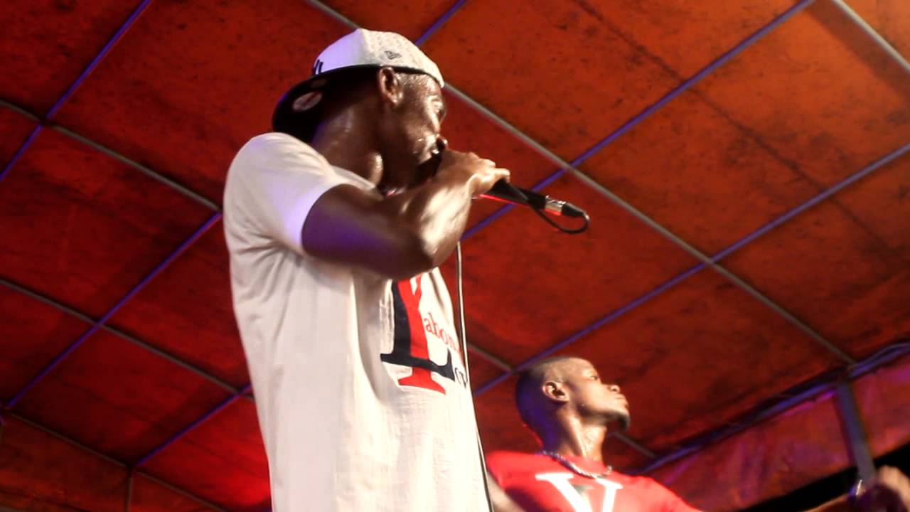 YABONGO AU 3 PAILLOTES SIGNE GNANHI.CI PROD