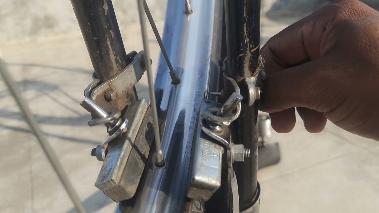 🚴🔥 बिना पहिया बाहर निकाले रिम कैसे सिधा करें । Wheel Alignment| Cycle wheel Alignment