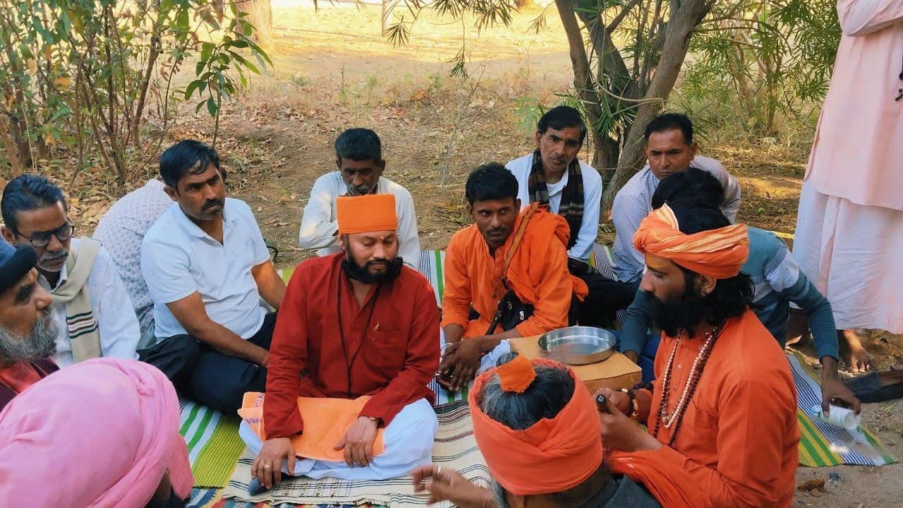 भक्ति मार्ग  लाइव है! भंग धतूरा खाने वाले कौन विश्वास करेगा महादेव भजन कीर्तन श्री चँचल प्राग मठ 
