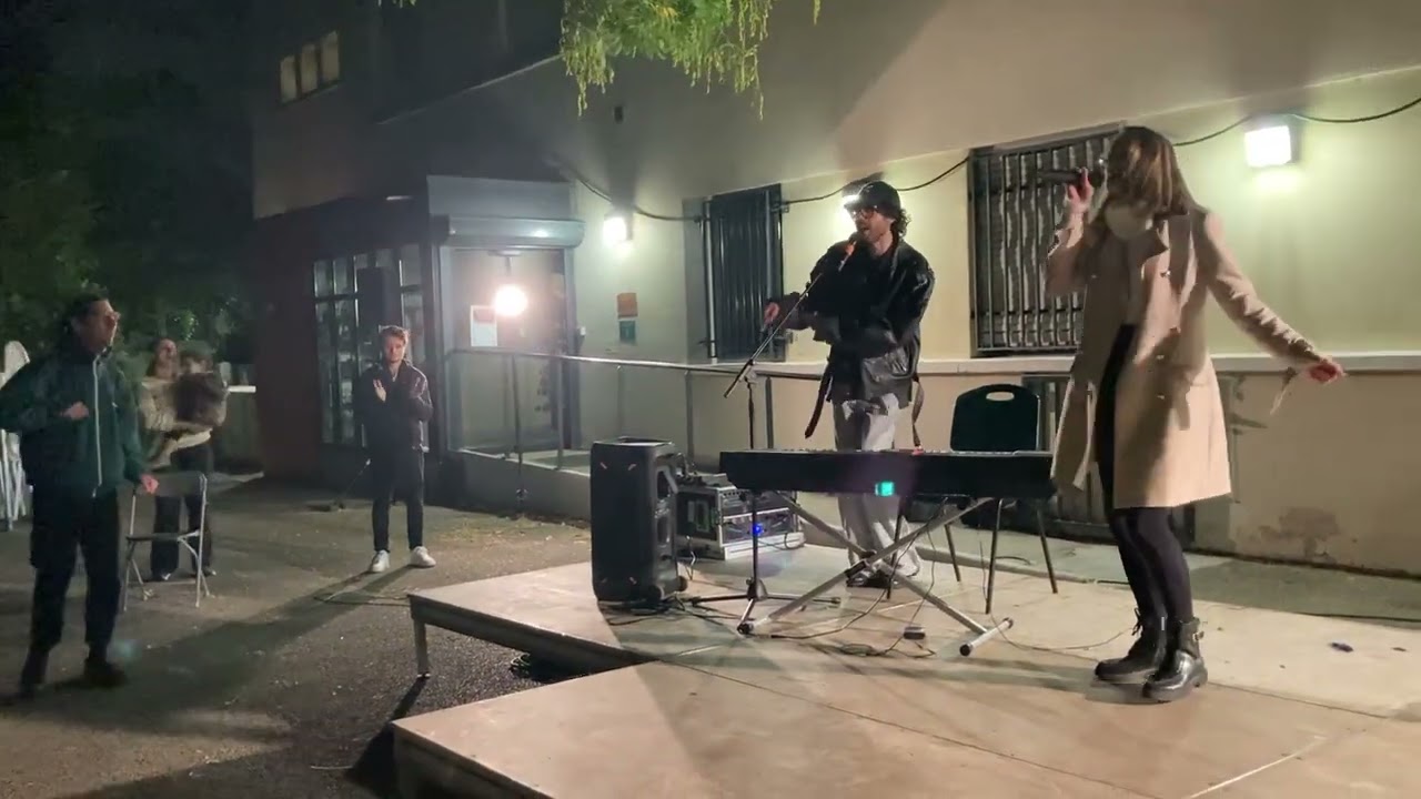 Autour du Piano d'Or animation au centre social des Buers