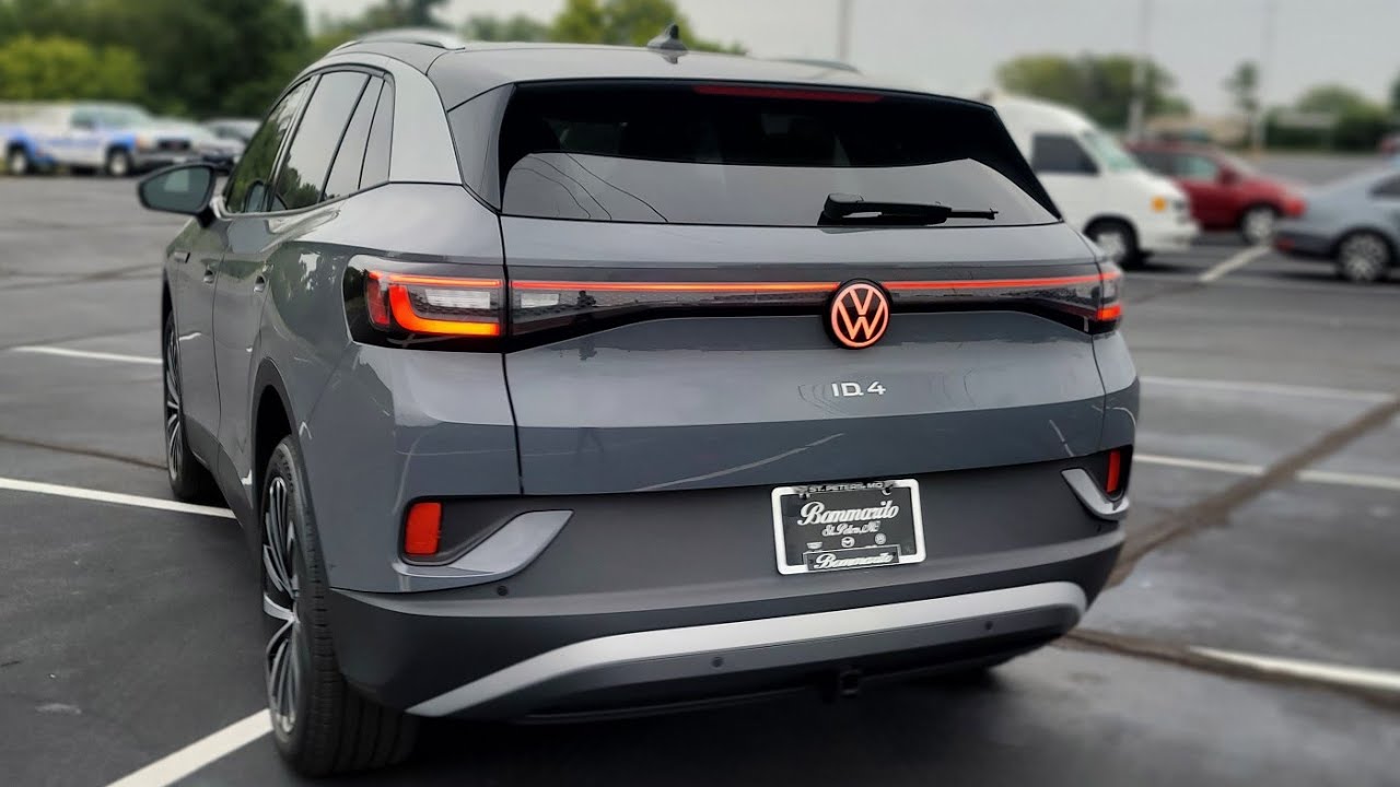 2023 VW ID.4 AWD Pro S Plus 360° quick view w/lights on