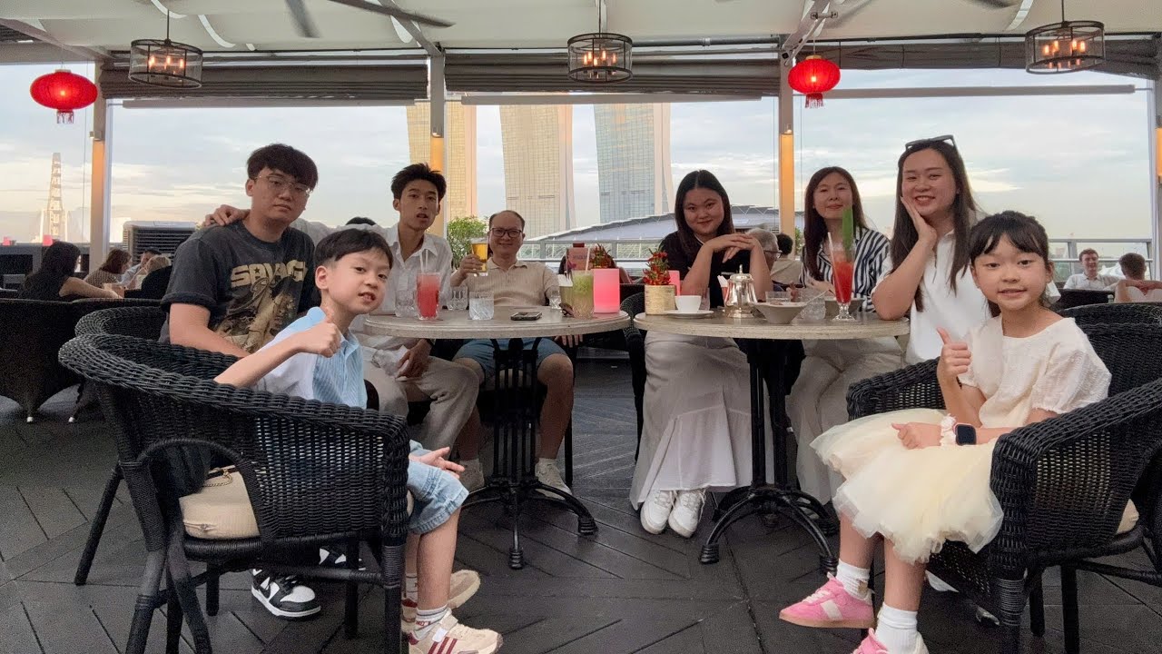 Minhry check in Marina Bay