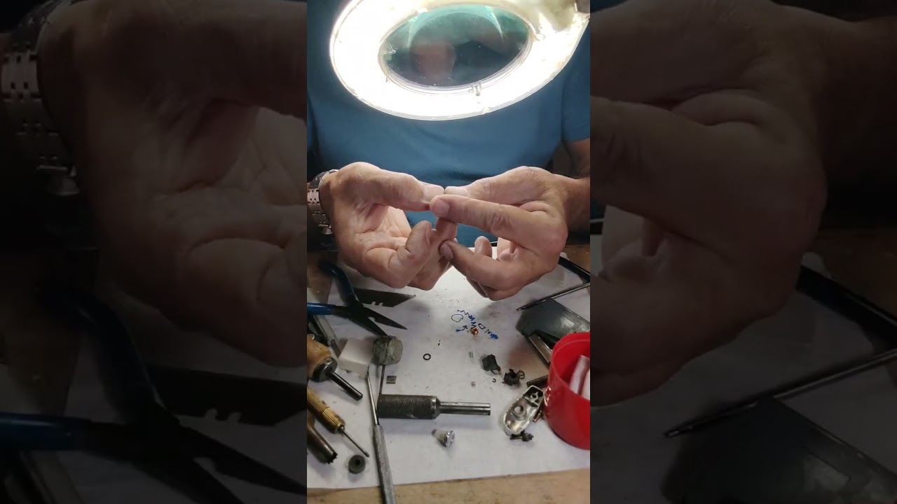 Ronson Comet lighter feuzerberg briquet disassembly, assembly and repair gas refill valve 2 part