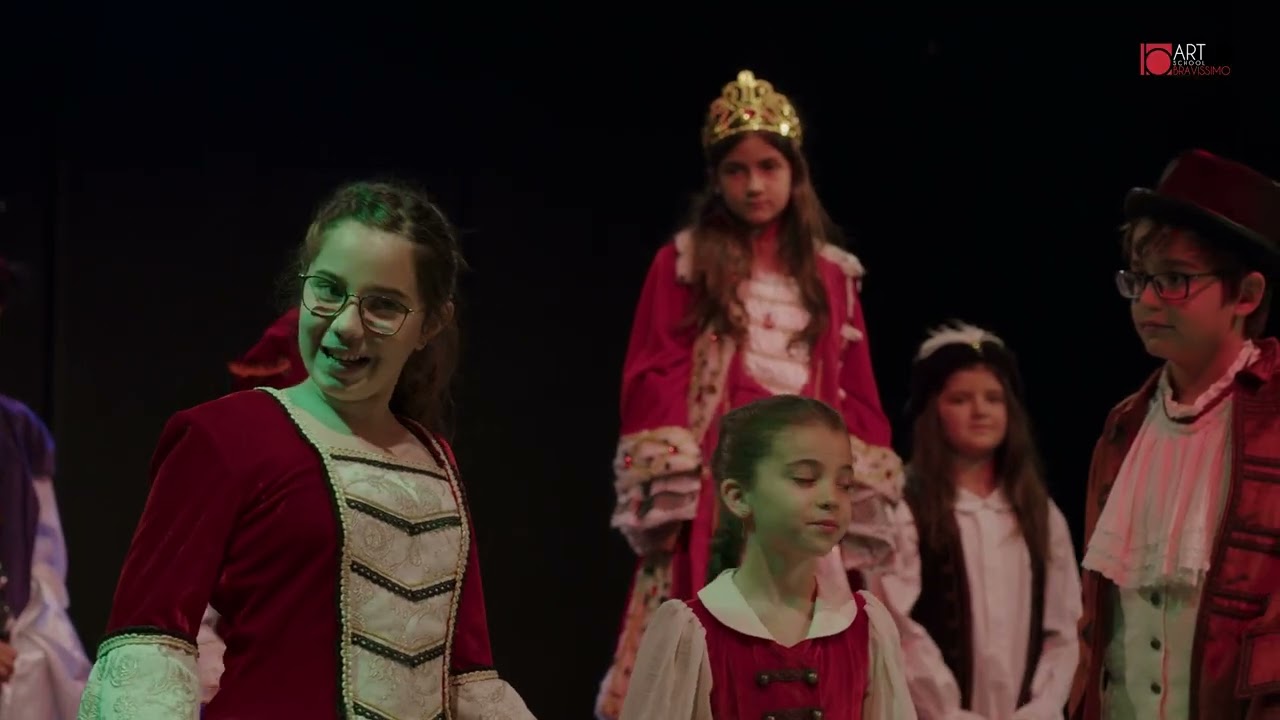 Hainele cele noi ale Împărătesei - Teatrul Bravissimo | teatru pentru copii și adolescenți