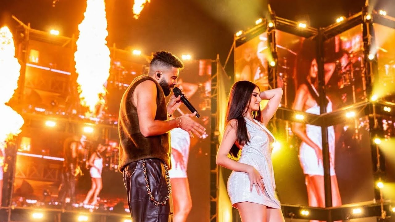 Tara Sutaria and A P Dhillon Concert।। Tara Sutaria Controversy 