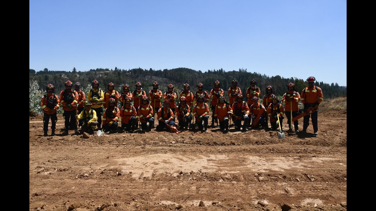 Regresa la delegación de bomberos que colaboró en incendios forestales en Chile