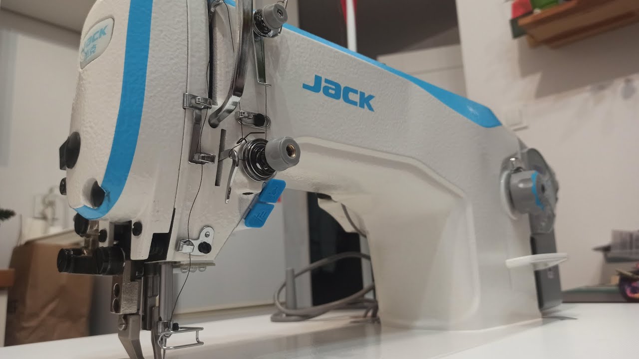 Jack H2-CZ First look, adding oil and first sewing on the lockstitch machine