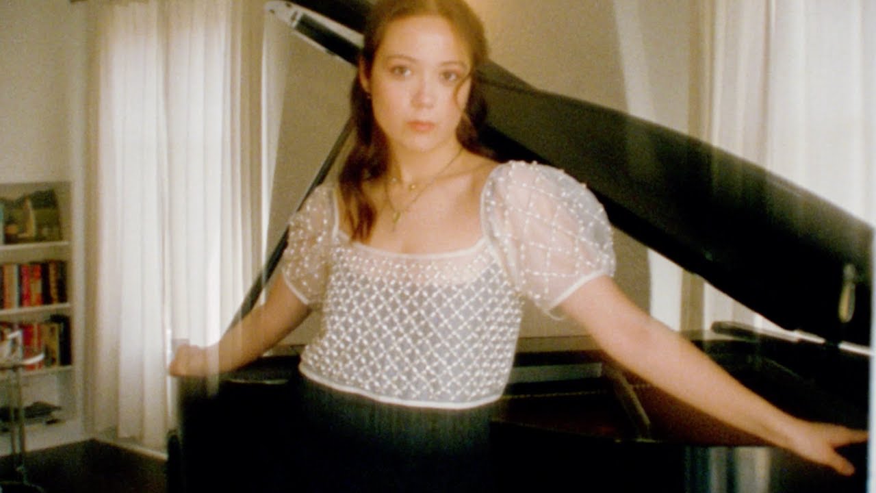 Laufey - Serendipity (Official Audio)