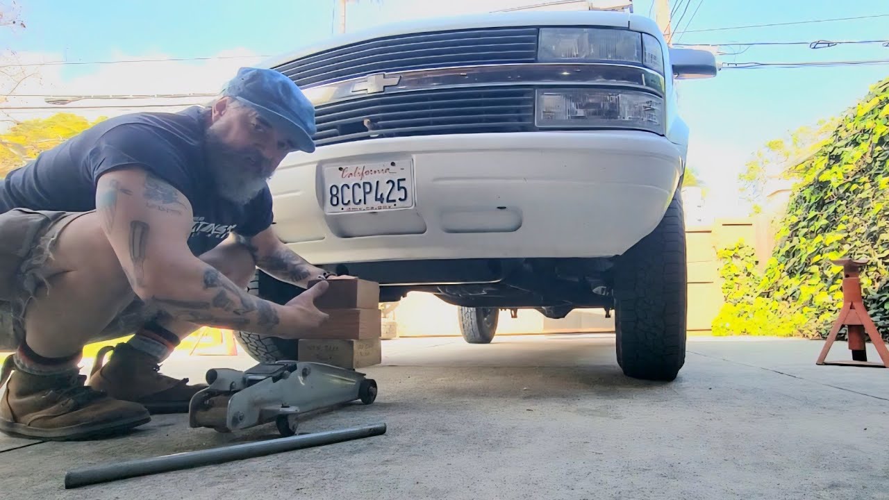 Rotating The Tires Both Ways On The Lifted 4x4 Astro Van 