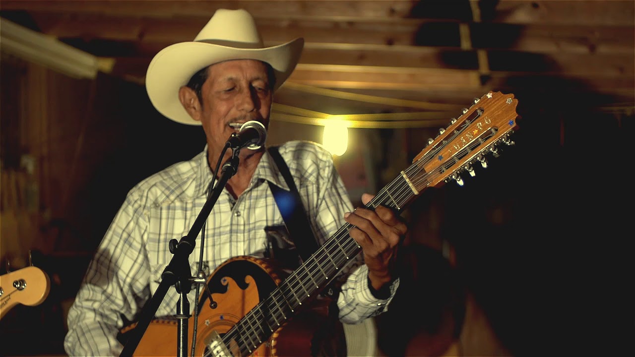 Los Pachecos de Nuevo Leon =Victor Salinas=
