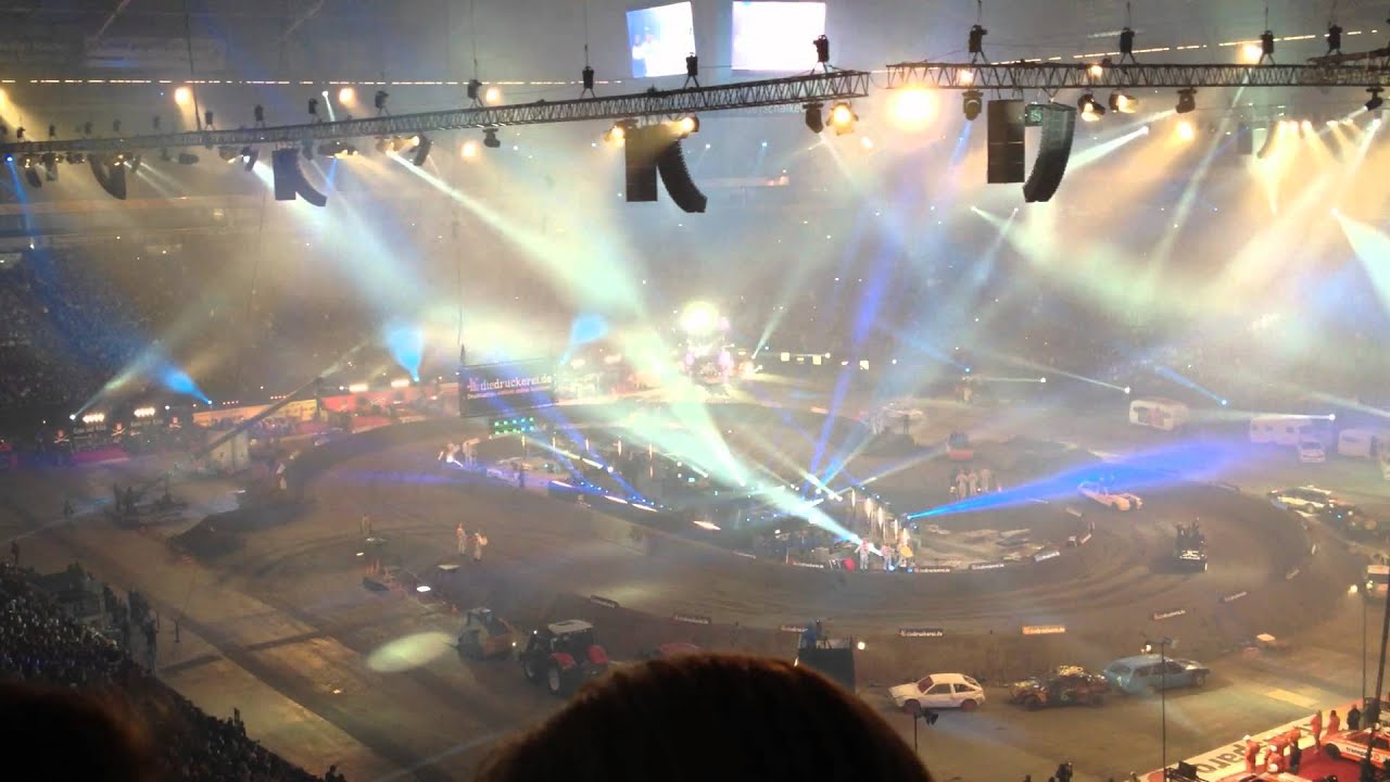 TV Total Stock Car Crash 2012 Challenge: Einfahrt der Fahrer