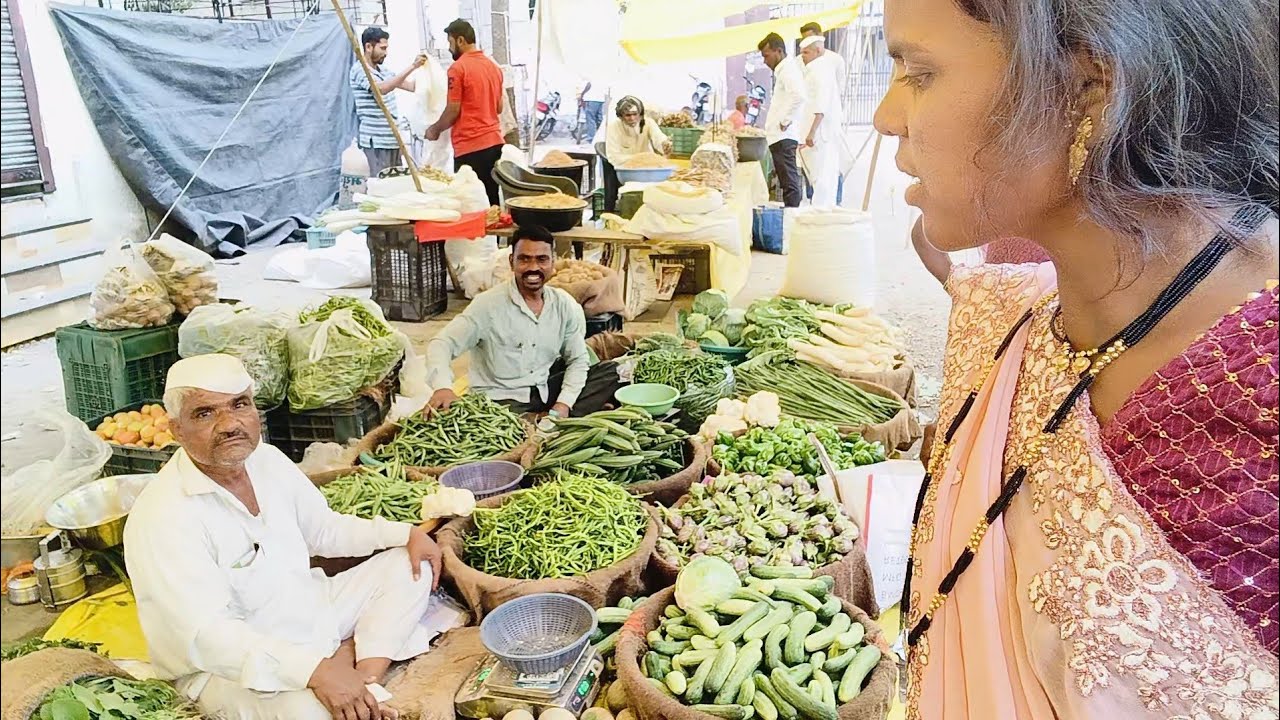 बाजारात भांडण झालं घेतलेल्या वस्तू घेतल्या नाहीत 