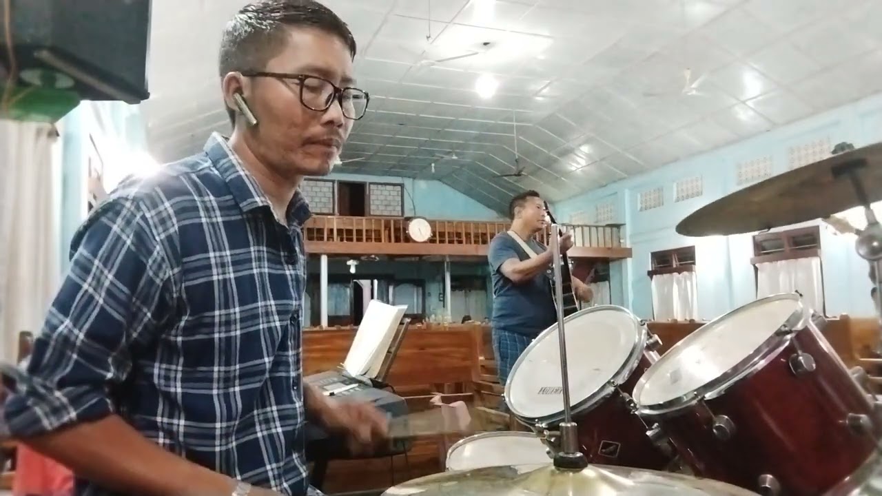 Bassist-Kadibung kamei,Keyboardist-Gailiang kamei,Rythm-Wilson kamei,Drummer- Benny phaomei.🙏🏼