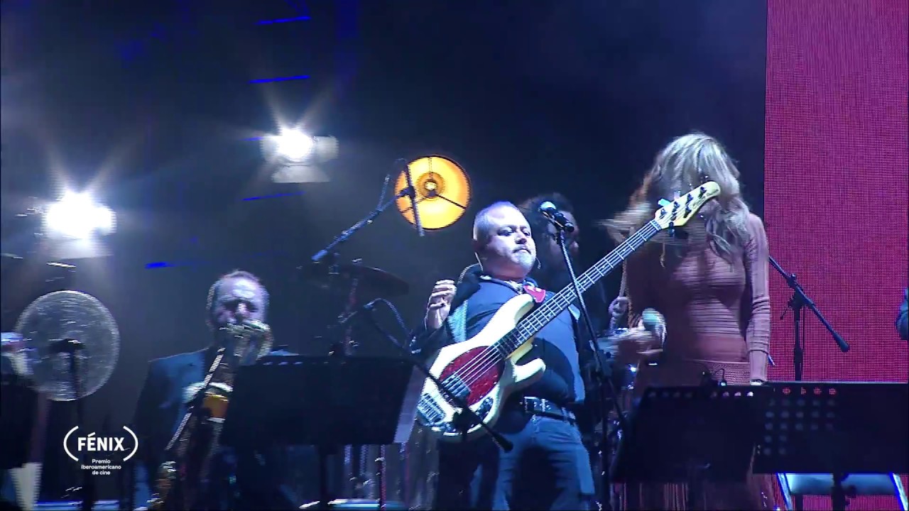 Homenaje a Prince - Sexy MF por Poncho Figueroa, Paulina Dávila y Banda Fénix