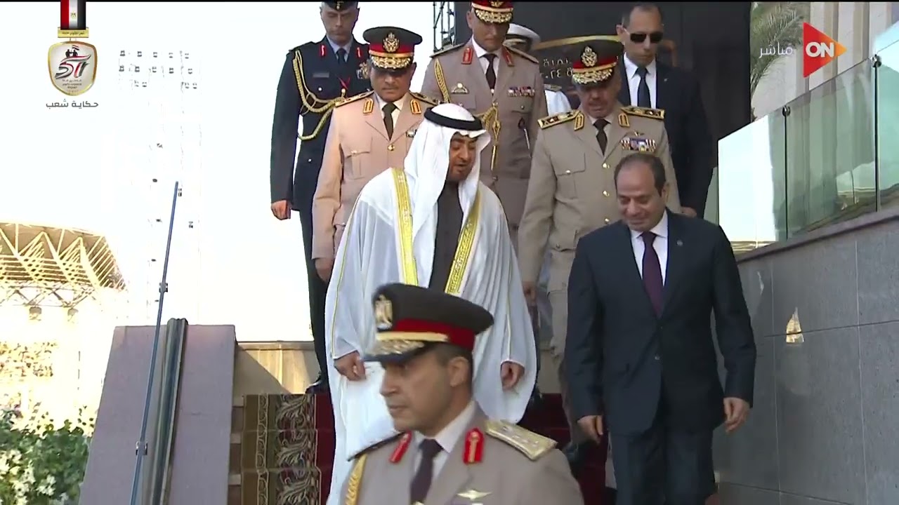 الرئيس السيسي يرفع علم القوات المسلحة على مبنى الأكاديمية العسكرية المصرية