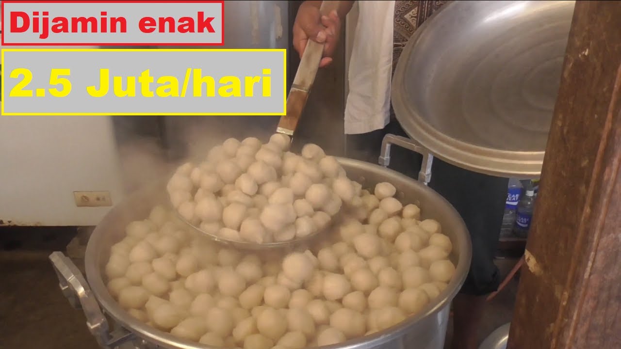 Membuat BAKSO TUSUK Penjual Pinggir Jalan yg Legendaris | FULL Proses Produksi Pentol #bakso