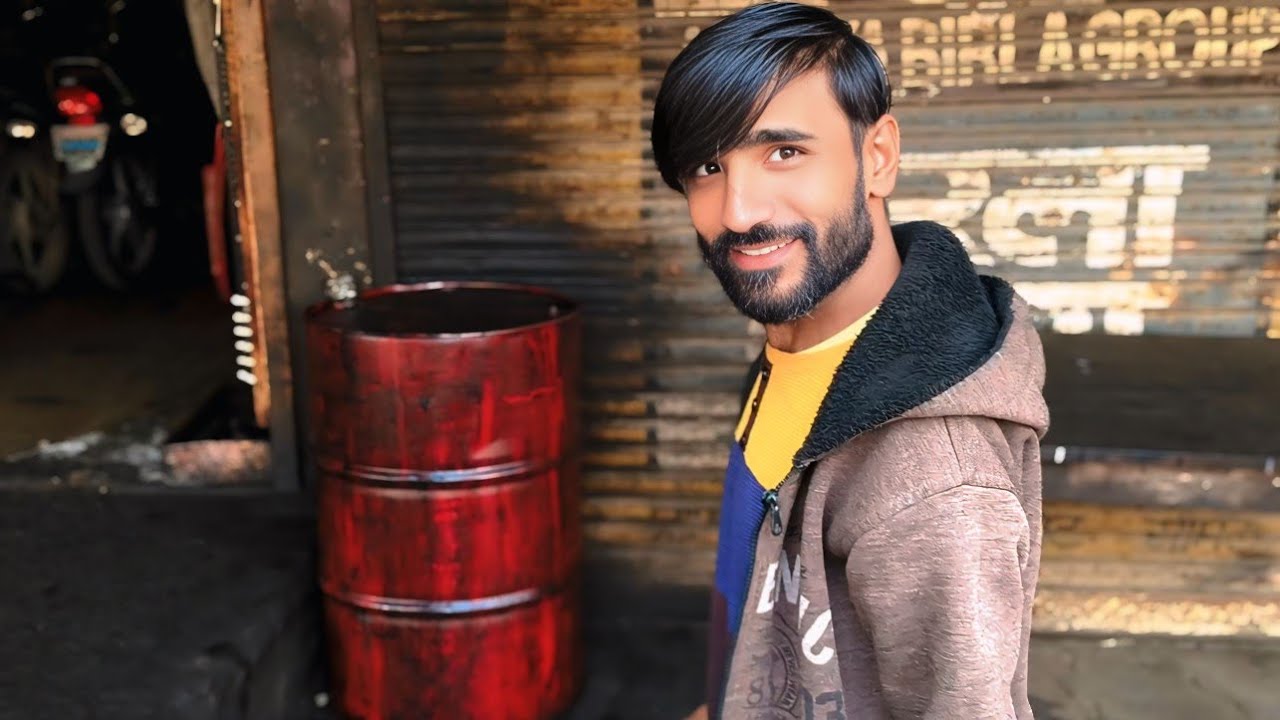 Liyakat bhai subah Se Safai karte hue mile 😝😜 mitrazvlogger 