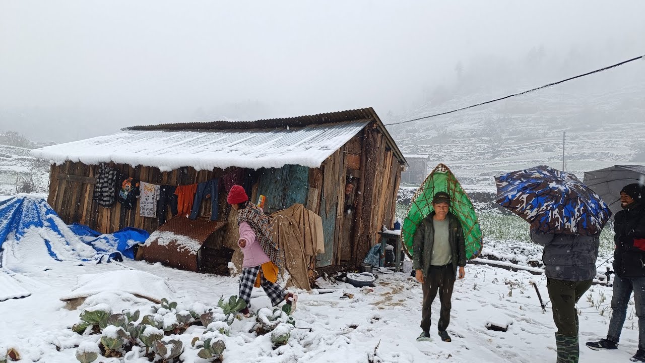 Best life in snowfall himalayan mountains || winter season full documentary village Nepal.